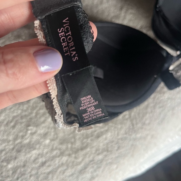 Victoria's Secret Black and Cream Lace Bra - Picture 4 of 5